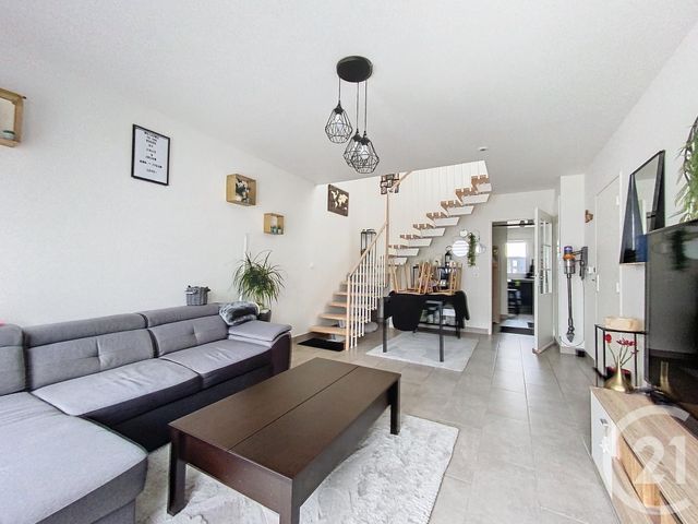 maison à vendre - 3 pièces - 74.0 m2 - MONTEREAU FAULT YONNE - 77 - ILE-DE-FRANCE - Century 21 Martinot Immobilier