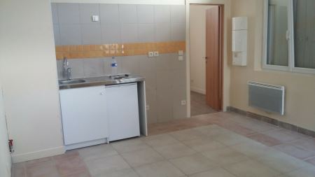 appartement à louer - 2 pièces - 30,9 m2 - MONTEREAU FAULT YONNE - 77 - ILE-DE-FRANCE