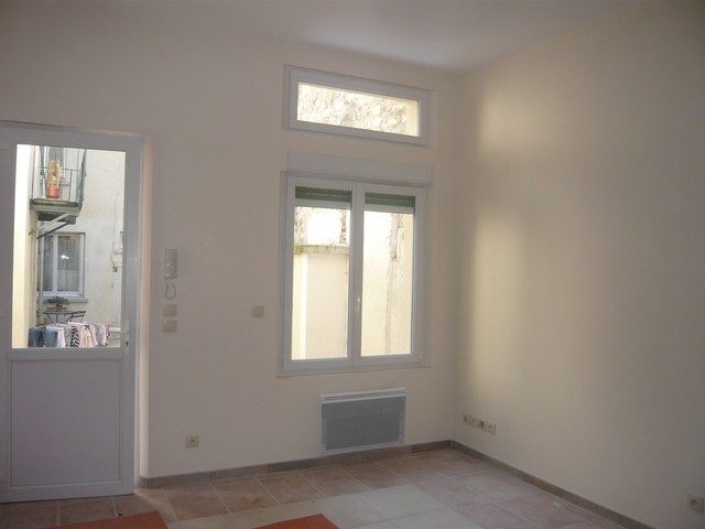 appartement à louer - 2 pièces - 30.9 m2 - MONTEREAU FAULT YONNE - 77 - ILE-DE-FRANCE - Century 21 Martinot Immobilier appartement à louer - 2 pièces - 30.9 m2 - MONTEREAU FAULT YONNE - 77 - ILE-DE-FRANCE - Century 21 Martinot Immobilier
