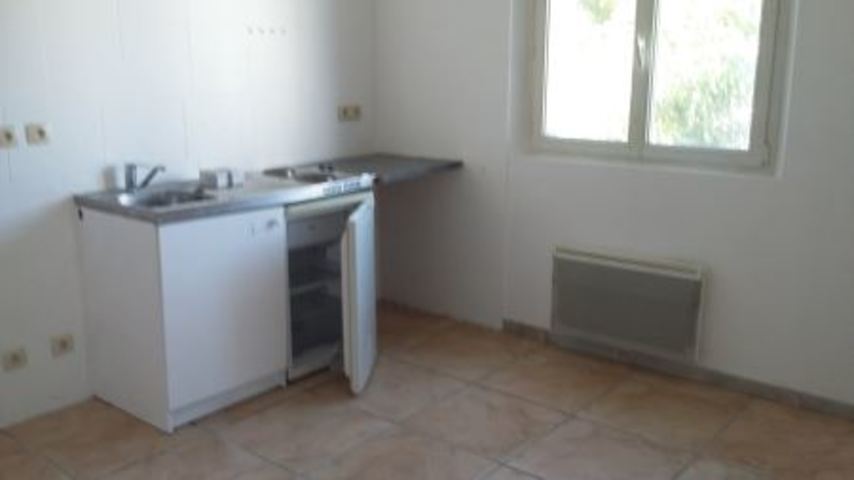 appartement à louer - 2 pièces - 28.3 m2 - MONTEREAU FAULT YONNE - 77 - ILE-DE-FRANCE - Century 21 Martinot Immobilier appartement à louer - 2 pièces - 28.3 m2 - MONTEREAU FAULT YONNE - 77 - ILE-DE-FRANCE - Century 21 Martinot Immobilier