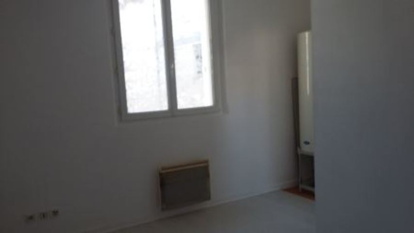 appartement à louer - 2 pièces - 28.3 m2 - MONTEREAU FAULT YONNE - 77 - ILE-DE-FRANCE - Century 21 Martinot Immobilier appartement à louer - 2 pièces - 28.3 m2 - MONTEREAU FAULT YONNE - 77 - ILE-DE-FRANCE - Century 21 Martinot Immobilier