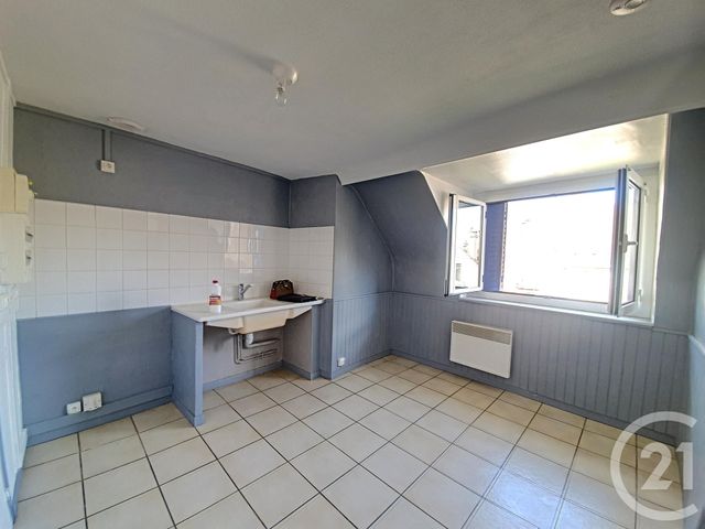 Afficher la photo en grand Appartement F2 à louer - 2 pièces - 30.93 m2 - MONTEREAU FAULT YONNE - 77 - ILE-DE-FRANCE - Century 21 Martinot Immobilier