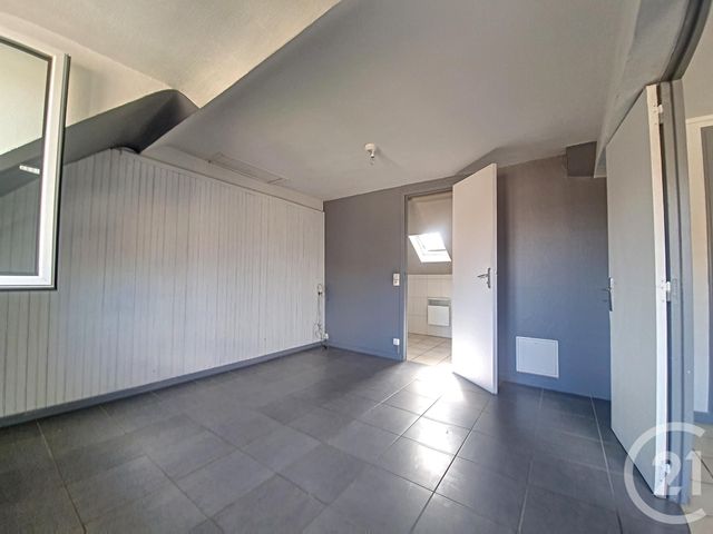 Afficher la photo en grand Appartement F2 à louer - 2 pièces - 30.93 m2 - MONTEREAU FAULT YONNE - 77 - ILE-DE-FRANCE - Century 21 Martinot Immobilier