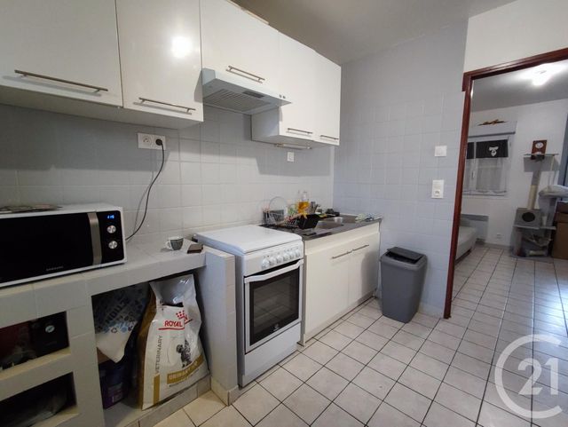 appartement à louer - 2 pièces - 39.7 m2 - LA GRANDE PAROISSE - 77 - ILE-DE-FRANCE - Century 21 Martinot Immobilier