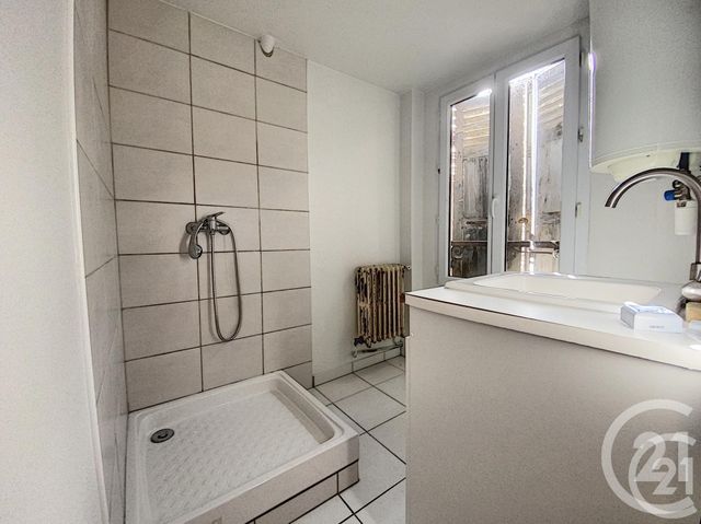 Afficher la photo en grand Appartement F3 à vendre - 3 pièces - 55.0 m2 - MONTEREAU FAULT YONNE - 77 - ILE-DE-FRANCE - Century 21 Martinot Immobilier