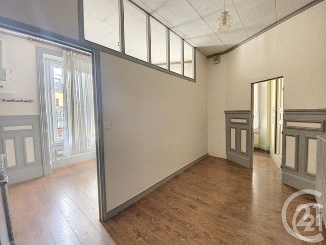 Afficher la photo en grand Appartement F3 à vendre - 3 pièces - 55.0 m2 - MONTEREAU FAULT YONNE - 77 - ILE-DE-FRANCE - Century 21 Martinot Immobilier