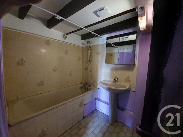 Afficher la photo en grand Appartement F3 à louer - 2 pièces - 65.0 m2 - MONTEREAU FAULT YONNE - 77 - ILE-DE-FRANCE - Century 21 Martinot Immobilier