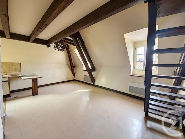 Afficher la photo en grand Appartement F3 à louer - 2 pièces - 65.0 m2 - MONTEREAU FAULT YONNE - 77 - ILE-DE-FRANCE - Century 21 Martinot Immobilier