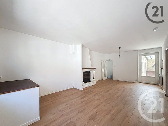 Appartement F3 à vendre - 3 pièces - 69.53 m2 - MONTEREAU FAULT YONNE - 77 - ILE-DE-FRANCE - Century 21 Martinot Immobilier