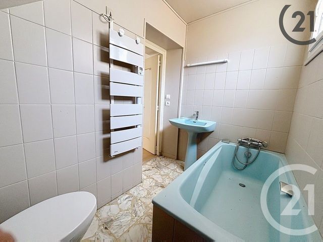 Appartement F3 à vendre - 3 pièces - 69.53 m2 - MONTEREAU FAULT YONNE - 77 - ILE-DE-FRANCE - Century 21 Martinot Immobilier