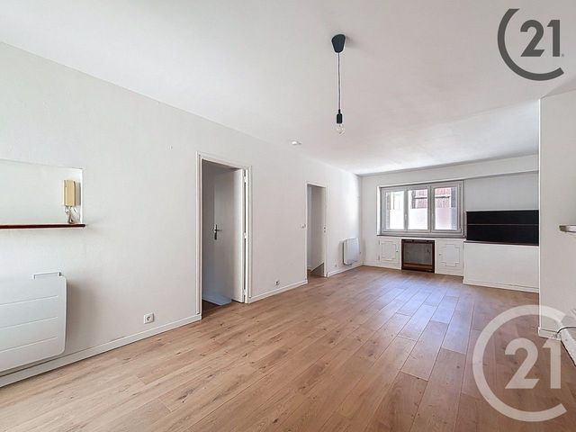 Appartement F3 à vendre - 3 pièces - 69.53 m2 - MONTEREAU FAULT YONNE - 77 - ILE-DE-FRANCE - Century 21 Martinot Immobilier