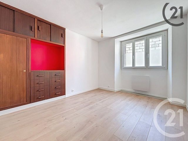 Appartement F3 à vendre - 3 pièces - 69.53 m2 - MONTEREAU FAULT YONNE - 77 - ILE-DE-FRANCE - Century 21 Martinot Immobilier