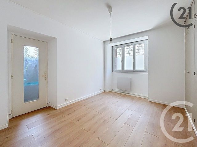 Appartement F3 à vendre - 3 pièces - 69.53 m2 - MONTEREAU FAULT YONNE - 77 - ILE-DE-FRANCE - Century 21 Martinot Immobilier