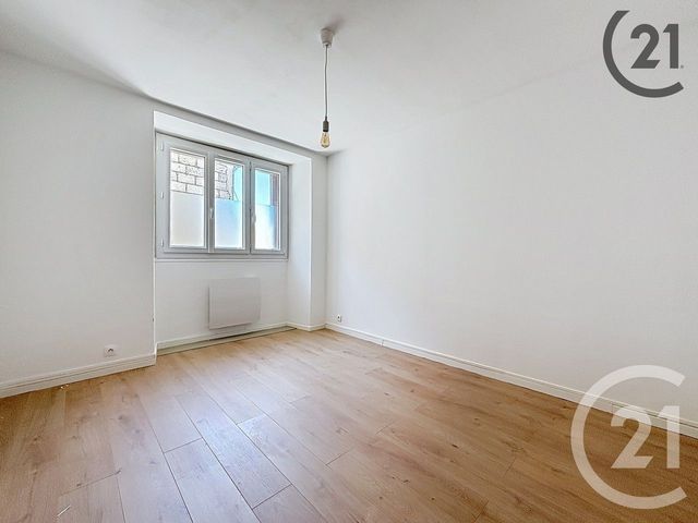 Appartement F3 à vendre - 3 pièces - 69.53 m2 - MONTEREAU FAULT YONNE - 77 - ILE-DE-FRANCE - Century 21 Martinot Immobilier