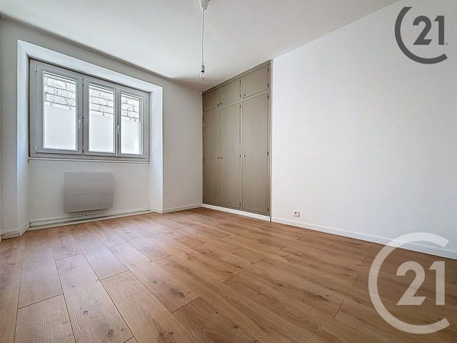 Appartement F3 à vendre - 3 pièces - 69.53 m2 - MONTEREAU FAULT YONNE - 77 - ILE-DE-FRANCE - Century 21 Martinot Immobilier