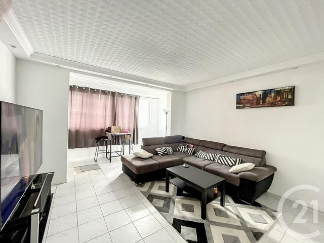 Appartement F4 à vendre - 4 pièces - 83.11 m2 - MONTEREAU FAULT YONNE - 77 - ILE-DE-FRANCE - Century 21 Martinot Immobilier