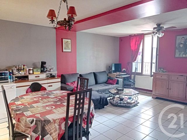 Appartement F4 à vendre - 4 pièces - 84.4 m2 - MONTEREAU FAULT YONNE - 77 - ILE-DE-FRANCE - Century 21 Martinot Immobilier