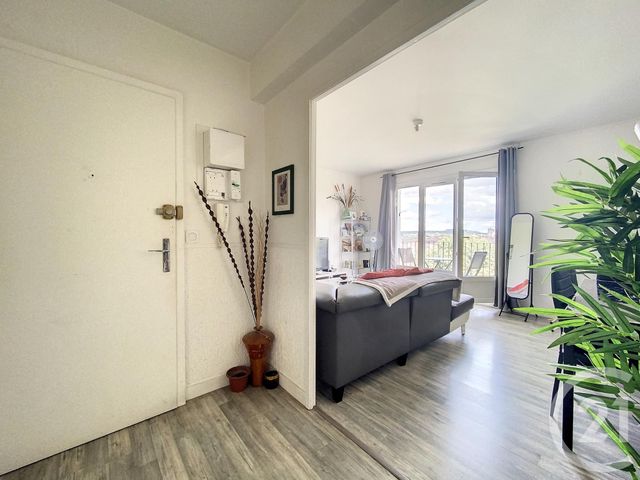 Appartement T2 à vendre - 2 pièces - 45.3 m2 - MONTEREAU FAULT YONNE - 77 - ILE-DE-FRANCE - Century 21 Martinot Immobilier