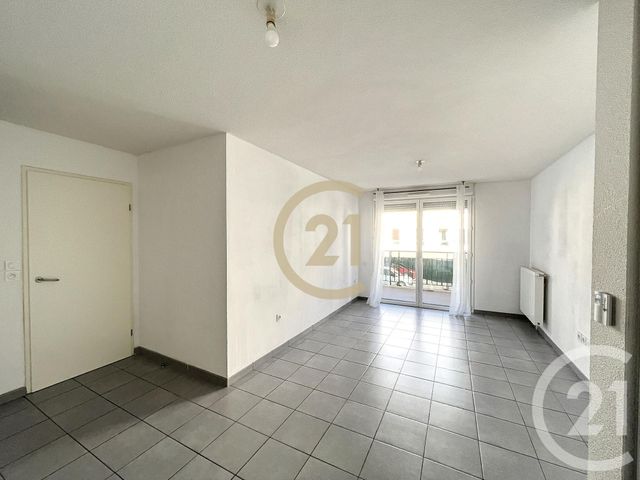 Appartement F3 à louer - 3 pièces - 57.8 m2 - MONTEREAU FAULT YONNE - 77 - ILE-DE-FRANCE - Century 21 Martinot Immobilier