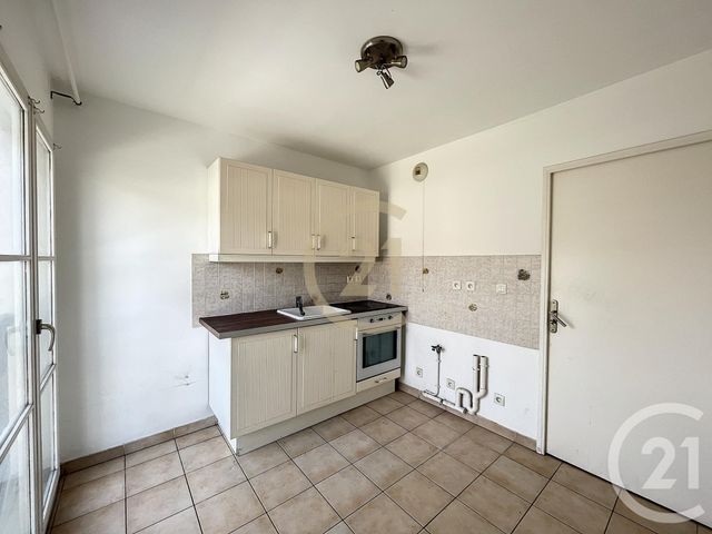 appartement à louer - 3 pièces - 79.3 m2 - MONTEREAU FAULT YONNE - 77 - ILE-DE-FRANCE - Century 21 Martinot Immobilier