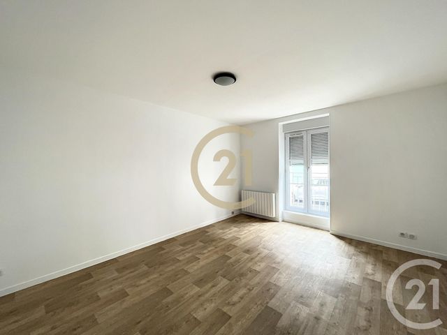 appartement à louer - 2 pièces - 45.0 m2 - MONTEREAU FAULT YONNE - 77 - ILE-DE-FRANCE - Century 21 Martinot Immobilier