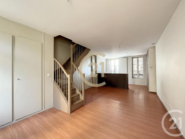 Appartement F4 à louer - 4 pièces - 81.53 m2 - MONTEREAU FAULT YONNE - 77 - ILE-DE-FRANCE - Century 21 Martinot Immobilier