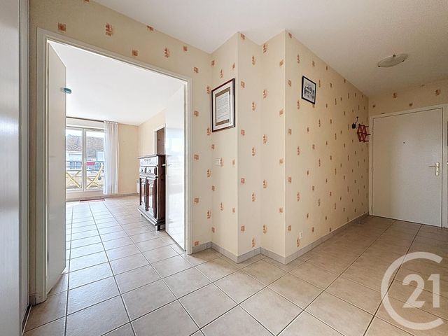 Appartement F4 à vendre - 4 pièces - 89.84 m2 - MONTEREAU FAULT YONNE - 77 - ILE-DE-FRANCE - Century 21 Martinot Immobilier