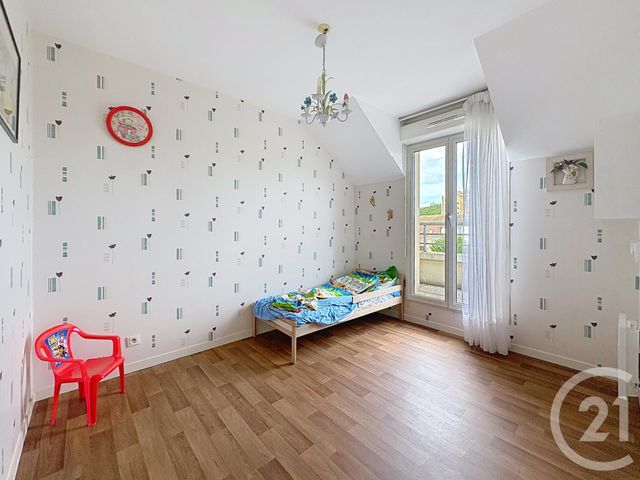 Appartement F4 à vendre - 4 pièces - 89.84 m2 - MONTEREAU FAULT YONNE - 77 - ILE-DE-FRANCE - Century 21 Martinot Immobilier