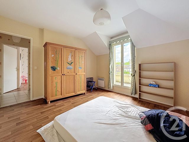 Appartement F4 à vendre - 4 pièces - 89.84 m2 - MONTEREAU FAULT YONNE - 77 - ILE-DE-FRANCE - Century 21 Martinot Immobilier