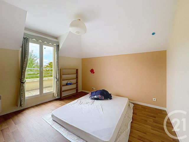 Appartement F4 à vendre - 4 pièces - 89.84 m2 - MONTEREAU FAULT YONNE - 77 - ILE-DE-FRANCE - Century 21 Martinot Immobilier