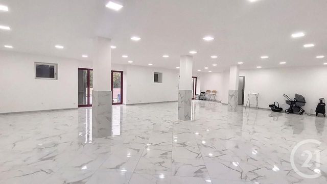 commerce à louer - 215.0 m2 - MONTEREAU FAULT YONNE - 77 - ILE-DE-FRANCE - Century 21 Martinot Immobilier