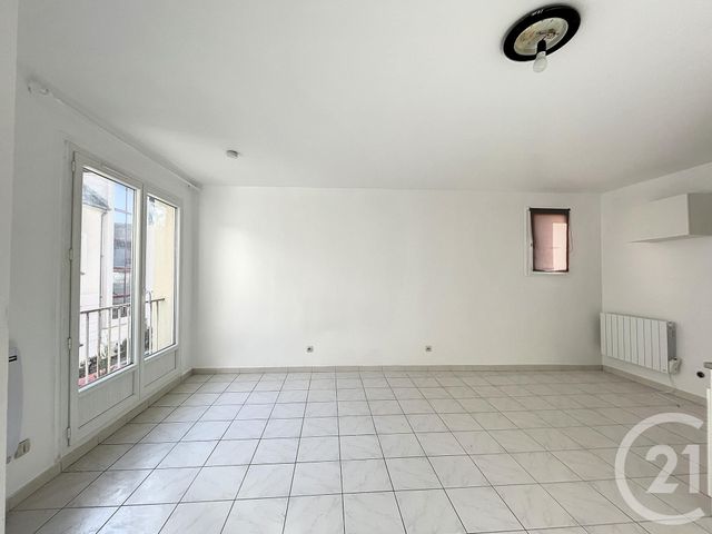 Appartement F1 à louer - 1 pièce - 26.0 m2 - MONTEREAU FAULT YONNE - 77 - ILE-DE-FRANCE - Century 21 Martinot Immobilier
