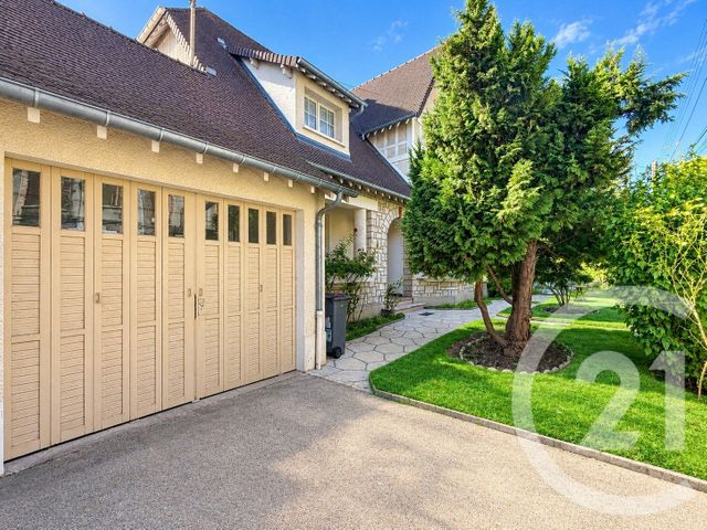 maison à vendre - 7 pièces - 160.96 m2 - MONTEREAU FAULT YONNE - 77 - ILE-DE-FRANCE - Century 21 Martinot Immobilier