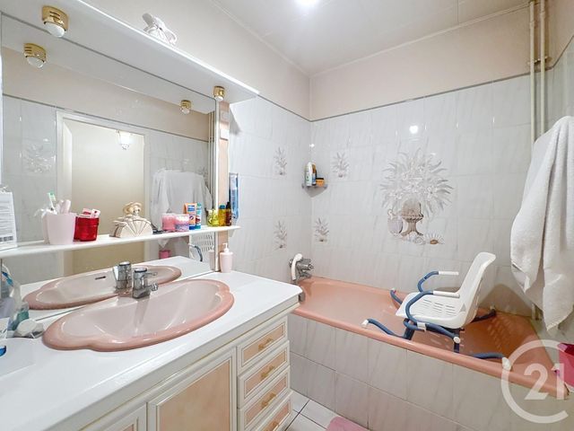 Appartement F3 à vendre - 3 pièces - 69.01 m2 - MONTEREAU FAULT YONNE - 77 - ILE-DE-FRANCE - Century 21 Martinot Immobilier