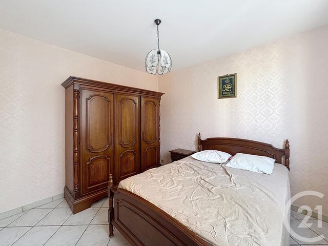 Appartement F3 à vendre - 3 pièces - 69.01 m2 - MONTEREAU FAULT YONNE - 77 - ILE-DE-FRANCE - Century 21 Martinot Immobilier