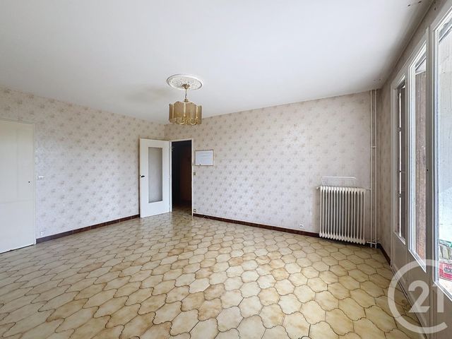 Appartement F3 à vendre - 3 pièces - 69.01 m2 - MONTEREAU FAULT YONNE - 77 - ILE-DE-FRANCE - Century 21 Martinot Immobilier