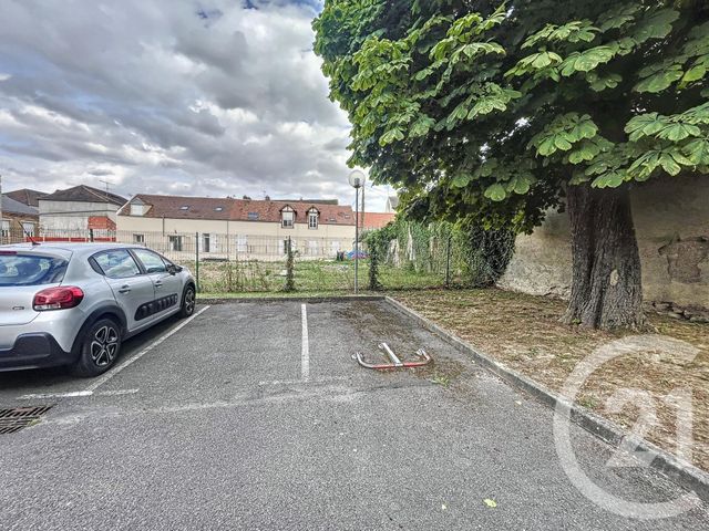 parking à louer - 10.0 m2 - MONTEREAU FAULT YONNE - 77 - ILE-DE-FRANCE - Century 21 Martinot Immobilier