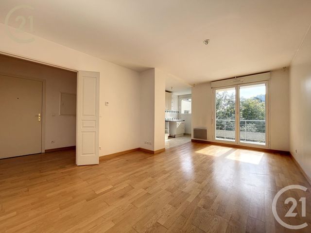 Appartement F3 à vendre - 3 pièces - 61.44 m2 - MONTEREAU FAULT YONNE - 77 - ILE-DE-FRANCE - Century 21 Martinot Immobilier