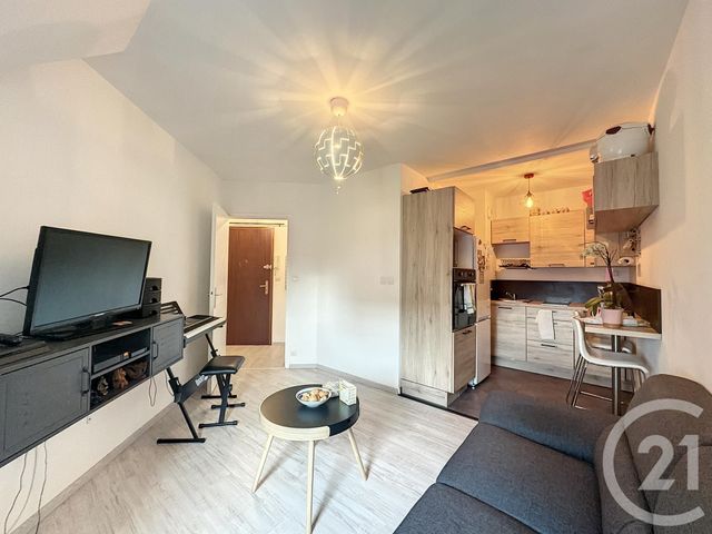 Appartement F2 à vendre - 2 pièces - 34.72 m2 - MONTEREAU FAULT YONNE - 77 - ILE-DE-FRANCE - Century 21 Martinot Immobilier
