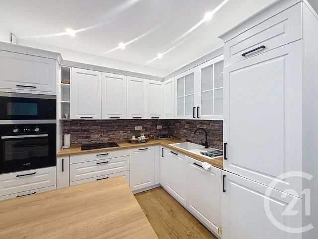 Appartement F3 à vendre - 3 pièces - 75.57 m2 - MONTEREAU FAULT YONNE - 77 - ILE-DE-FRANCE - Century 21 Martinot Immobilier