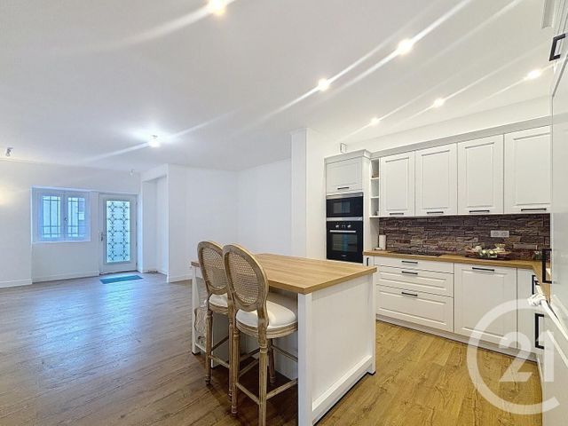 Appartement F3 à vendre - 3 pièces - 75.57 m2 - MONTEREAU FAULT YONNE - 77 - ILE-DE-FRANCE - Century 21 Martinot Immobilier