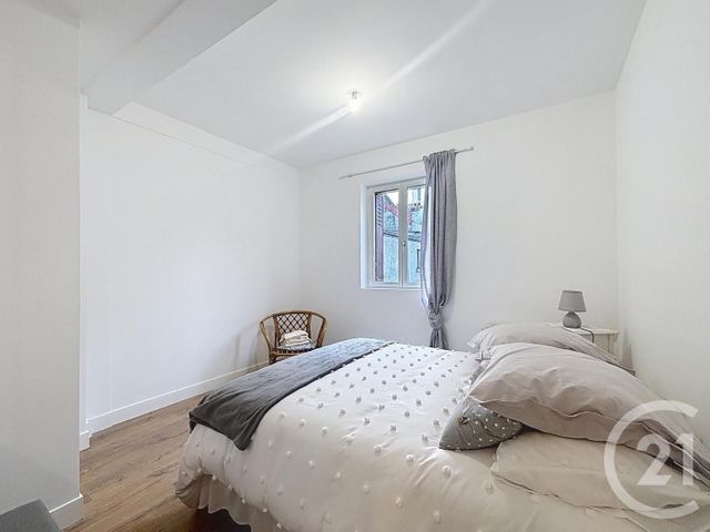 Appartement F3 à vendre - 3 pièces - 75.57 m2 - MONTEREAU FAULT YONNE - 77 - ILE-DE-FRANCE - Century 21 Martinot Immobilier