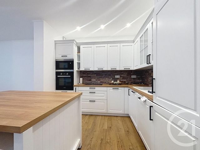 Appartement F3 à vendre - 3 pièces - 75.57 m2 - MONTEREAU FAULT YONNE - 77 - ILE-DE-FRANCE - Century 21 Martinot Immobilier