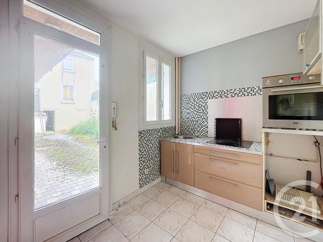 Afficher la photo en grand Appartement F3 à vendre - 3 pièces - 60.11 m2 - MONTEREAU FAULT YONNE - 77 - ILE-DE-FRANCE - Century 21 Martinot Immobilier
