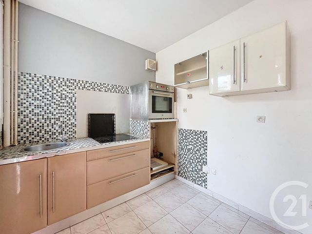 Afficher la photo en grand Appartement F3 à vendre - 3 pièces - 60.11 m2 - MONTEREAU FAULT YONNE - 77 - ILE-DE-FRANCE - Century 21 Martinot Immobilier