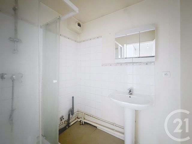 Appartement F3 à vendre - 3 pièces - 58.0 m2 - MONTEREAU FAULT YONNE - 77 - ILE-DE-FRANCE - Century 21 Martinot Immobilier