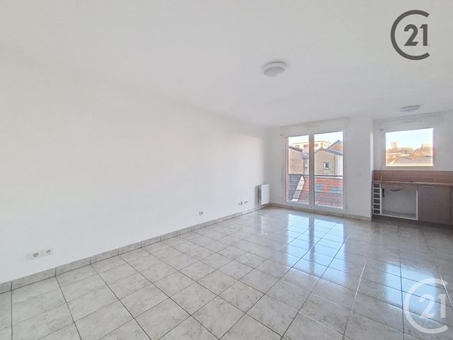 Appartement F2 à louer - 2 pièces - 44.3 m2 - MONTEREAU FAULT YONNE - 77 - ILE-DE-FRANCE - Century 21 Martinot Immobilier