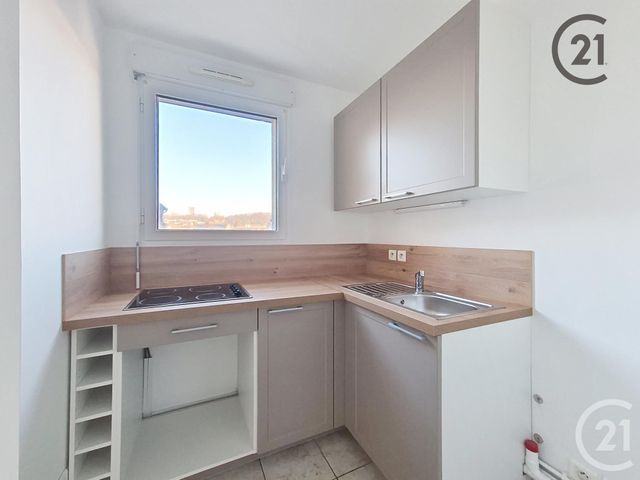 Appartement F2 à louer - 2 pièces - 44.3 m2 - MONTEREAU FAULT YONNE - 77 - ILE-DE-FRANCE - Century 21 Martinot Immobilier