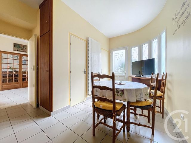 maison à vendre - 7 pièces - 177.21 m2 - VILLENEUVE LA GUYARD - 89 - BOURGOGNE - Century 21 Martinot Immobilier