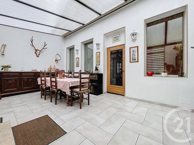 maison à vendre - 7 pièces - 177.21 m2 - VILLENEUVE LA GUYARD - 89 - BOURGOGNE - Century 21 Martinot Immobilier